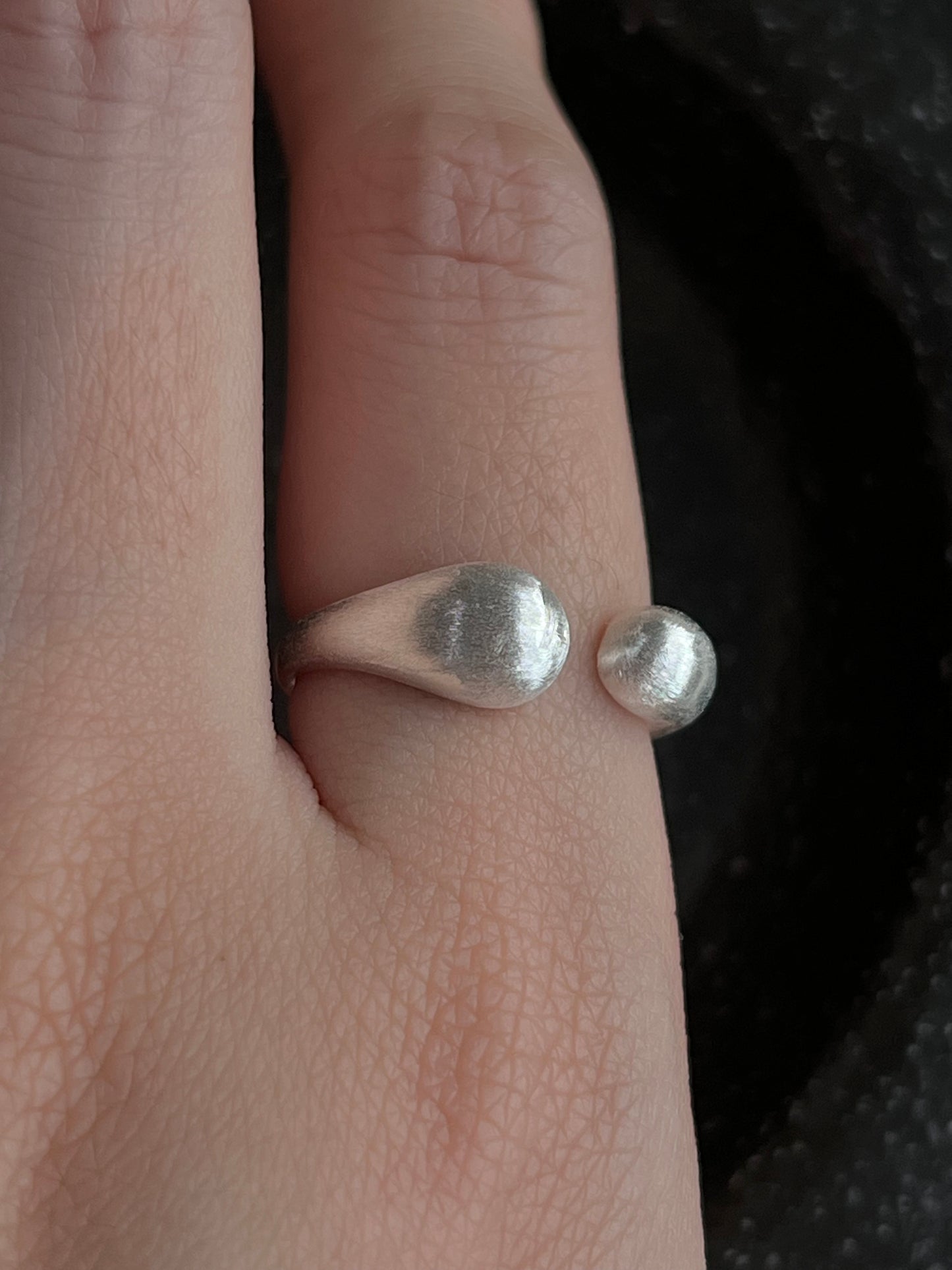 925 SILVER MATTE WATER DROPLET RING