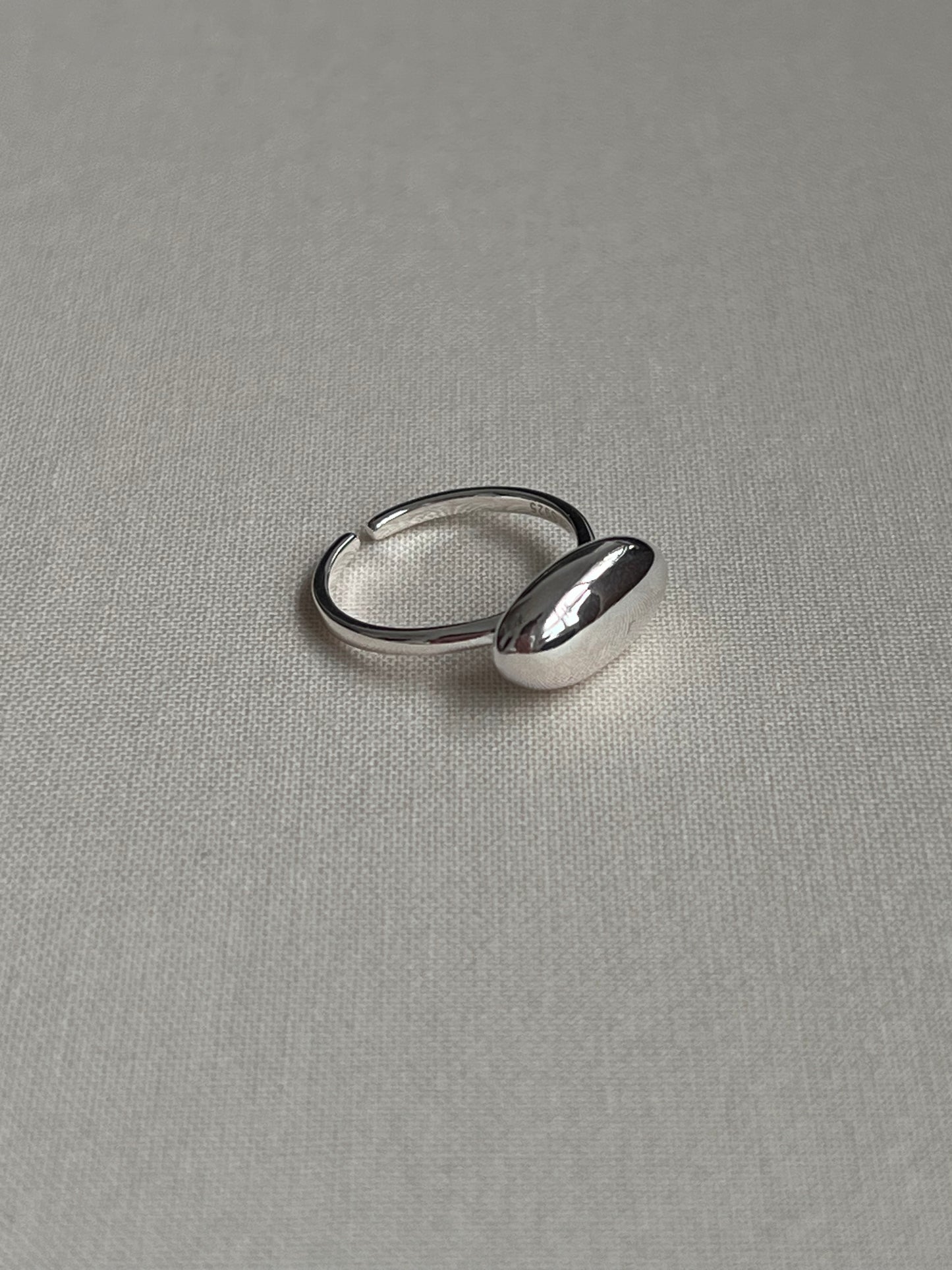 925 SILVER EGG SHAPE RING